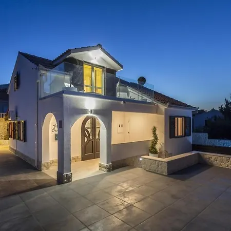 Adriatica Villa *